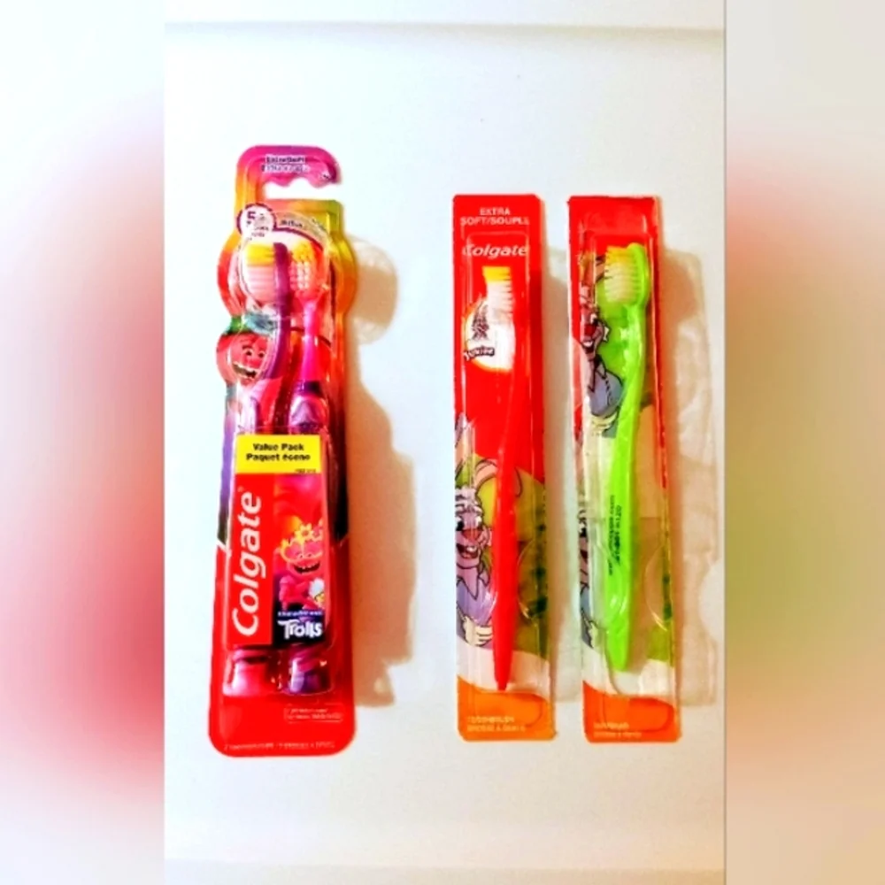 TWO Trolls (Colgate) Kids Extra Soft Suction Bottom + 2 Bonus Brushes
